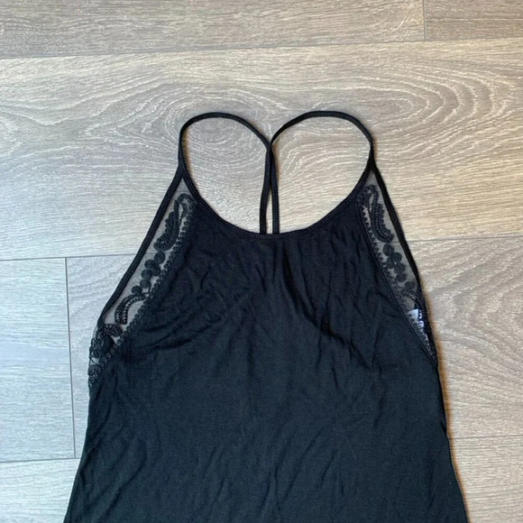 Aritzia Wilfred Cami Tank Top Paisley Lace Trim Criss Cross Back black size XS - Picture 3 of 13